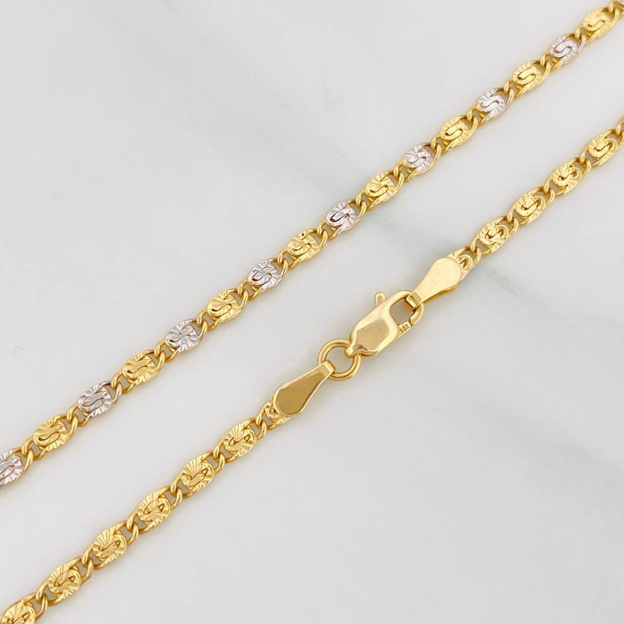 Cadena Escalera Plana 4.1g / 60cm / 2.38mm Dos Oros Amarillo Blanco 18K