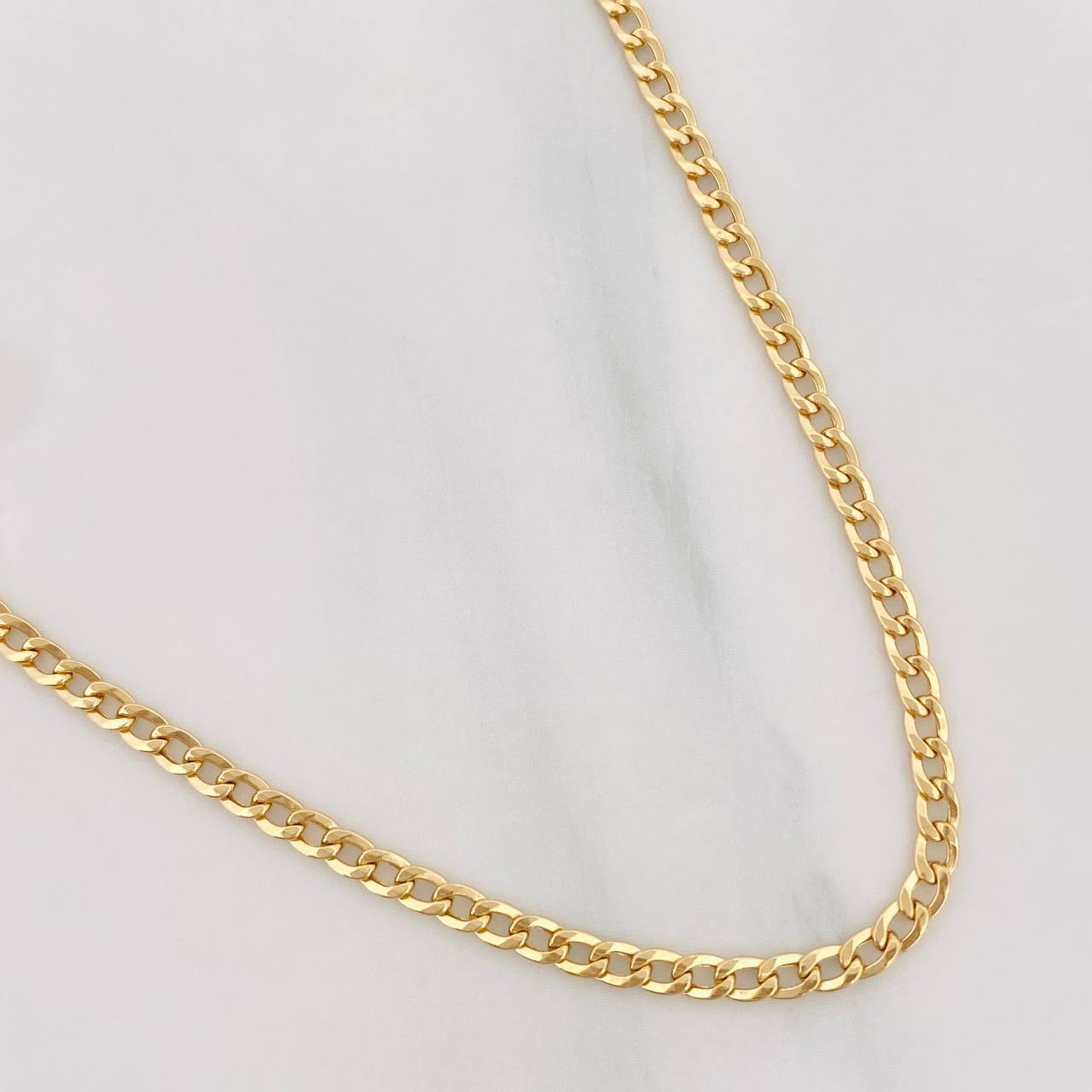 Cadena Cubana 2.15g / 45cm / 2.25mm Oro Amarillo 18K