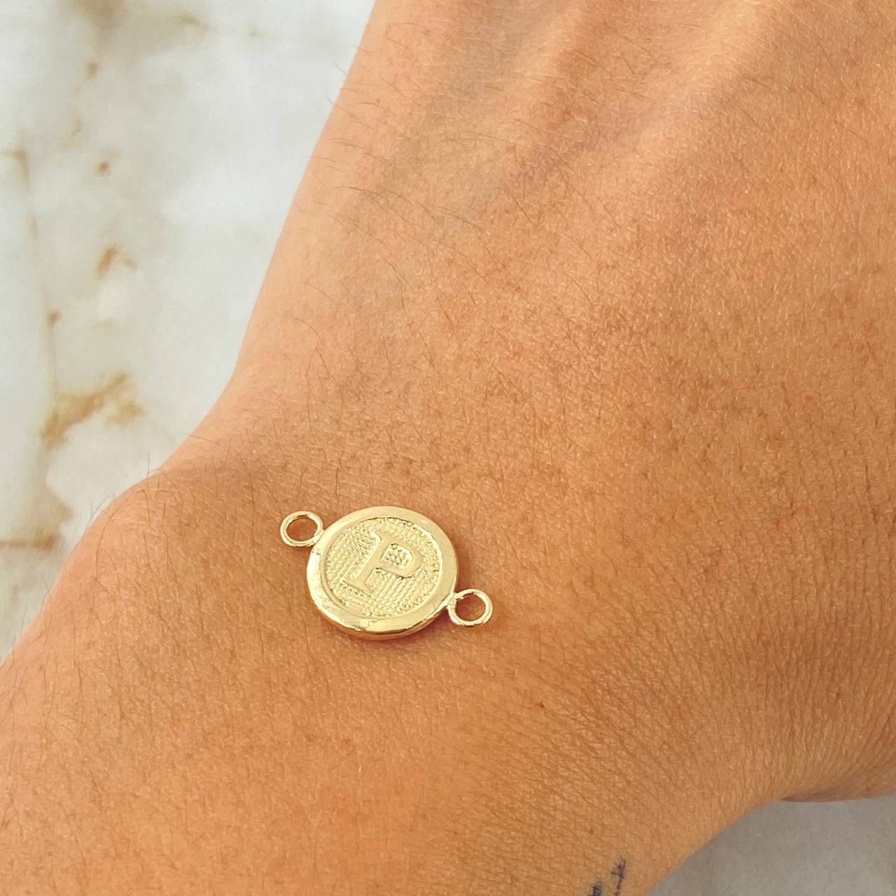 Herraje Letra P 0.6gr / 1.7cm / Oro Amarillo 18K ©