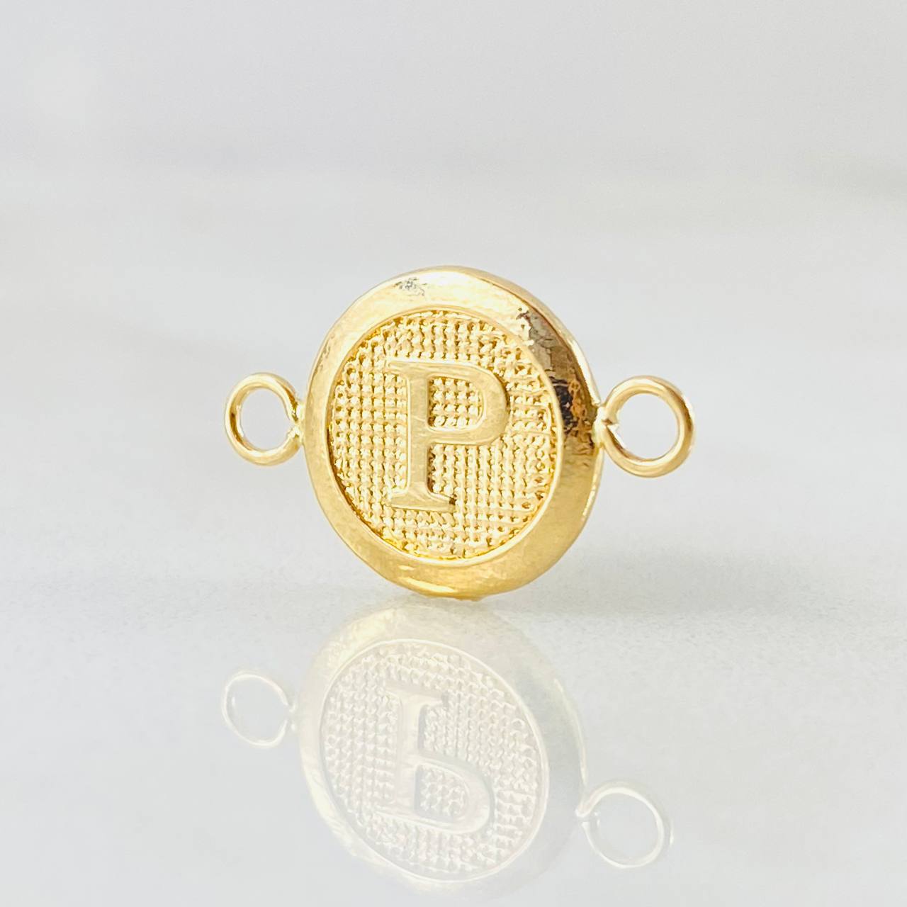 Herraje Letra P 0.6gr / 1.7cm / Oro Amarillo 18K ©