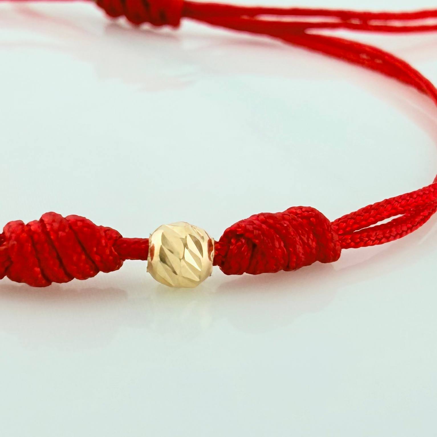 Pulsera Tejida Roja 7 Nudos 6 Bolas Diamantadas Oro Amarillo 18K