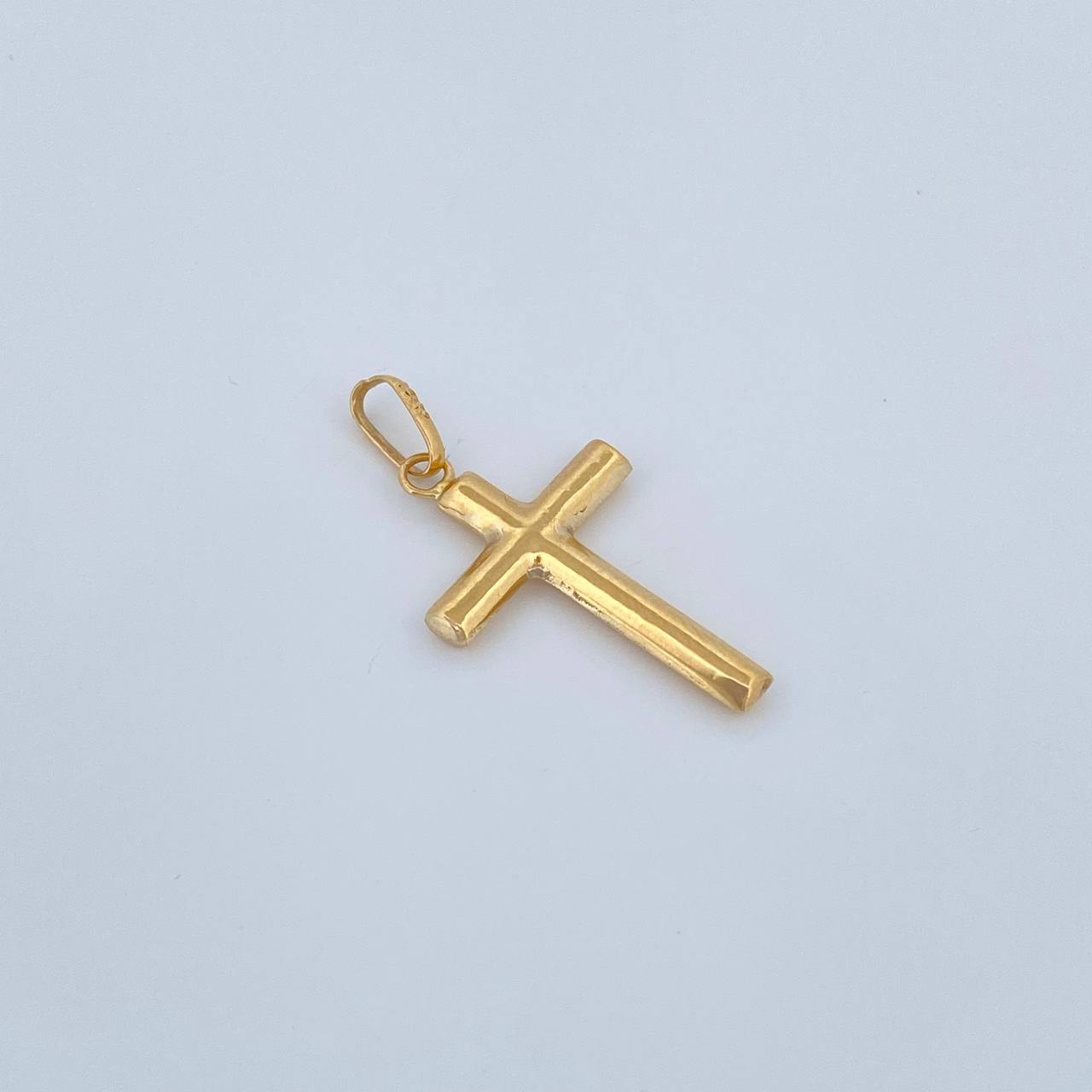 Dije Cruz 0.7gr / 3cm / Oro Amarillo 18K %
