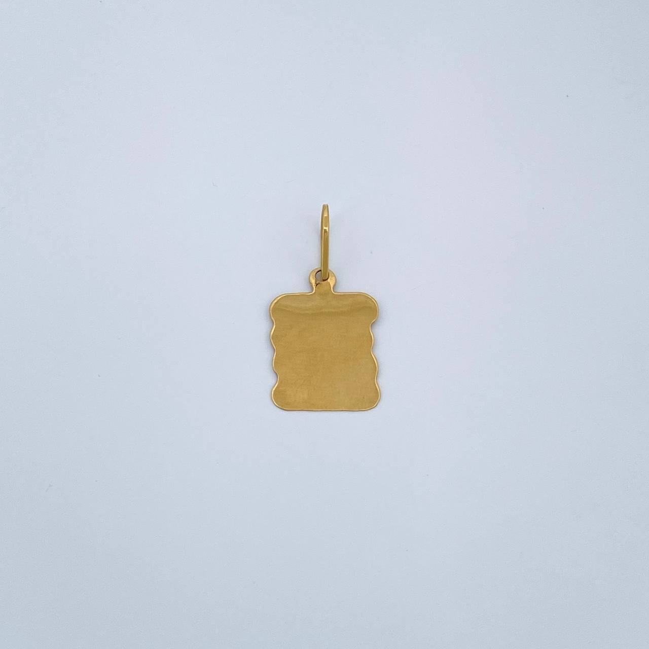 Dije Placa Pergamino 0.75gr / 2.3cm / Oro Amarillo 18K %