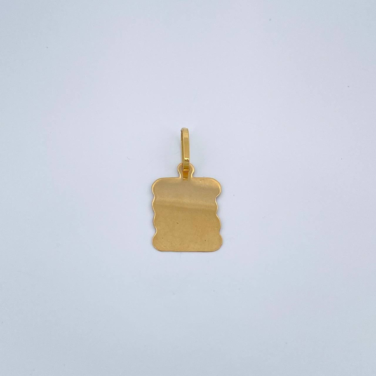Dije Placa Pergamino 0.7gr / 2.3cm / Oro Amarillo 18K %