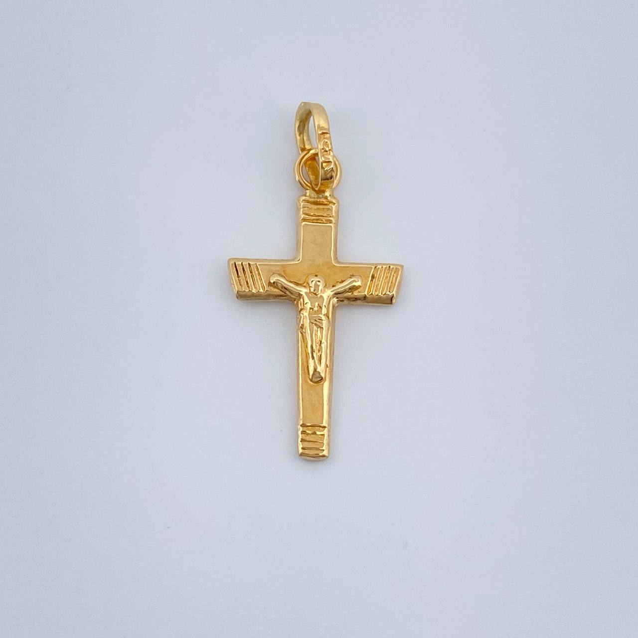Dije Cruz Cristo 0.4gr / 2.2cm / Oro Amarillo 18K %