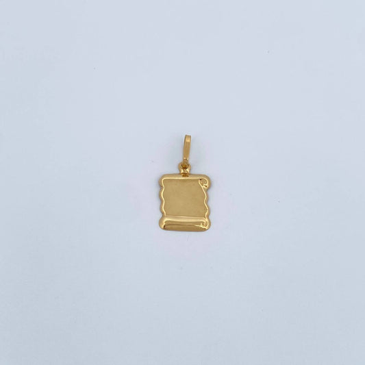 Dije Placa Pergamino 0.75gr / 2.3cm / Oro Amarillo 18K %