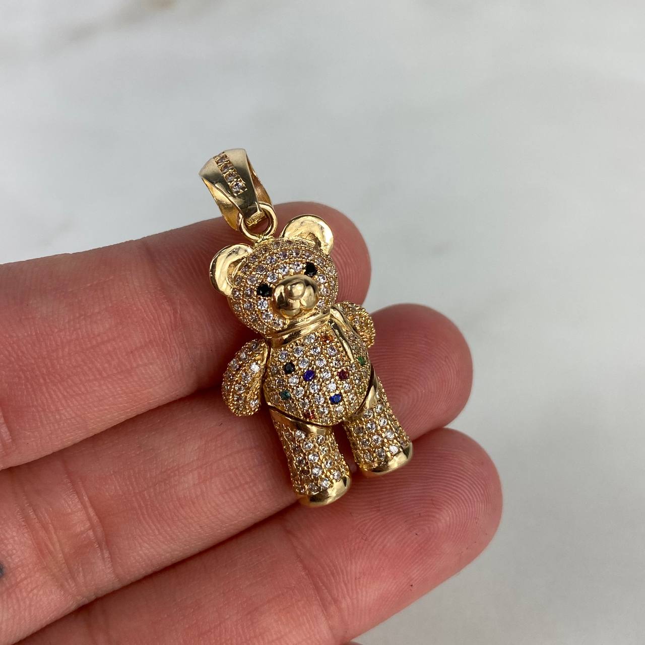 Dije Oso Articulado Bufanda 9.55gr / 3.8cm / Circones Blancos Colores  Oro Amarillo
