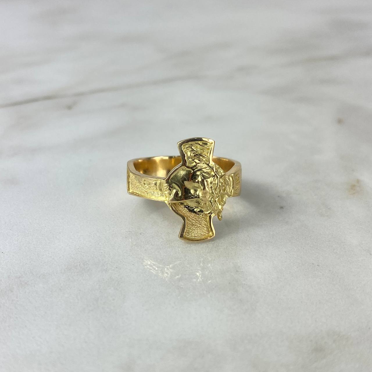 Anillo Cruz Cristo 8.85gr / T9 1/4 / Oro Amarillo