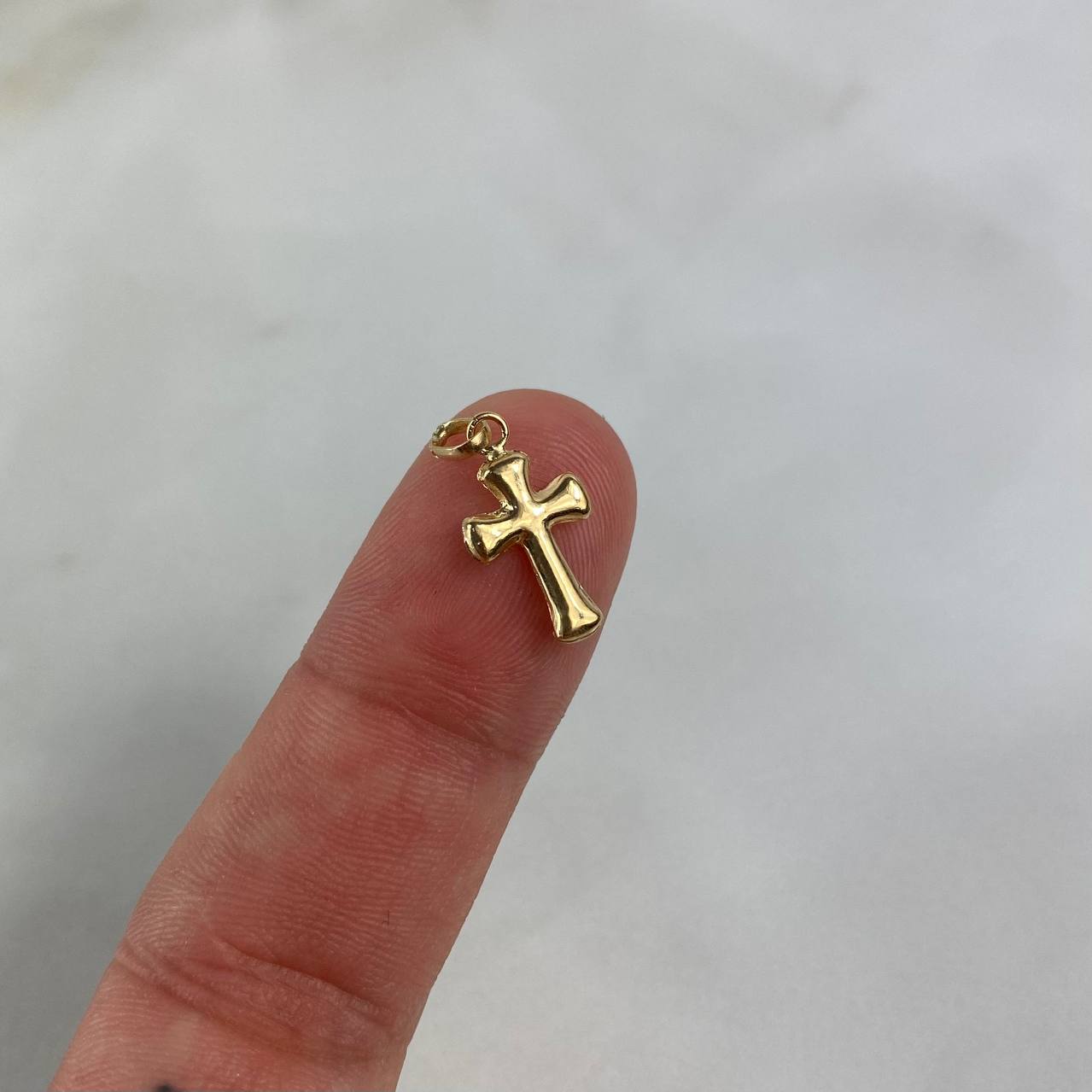Dije Cruz Bizantina 0.45gr / 1.9cm Troquelado Oro Amarillo