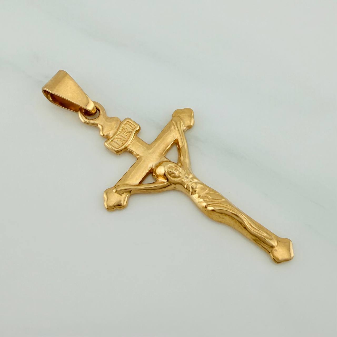 Dije Cruz Cristo 3.45gr / 4.2cm / Oro Amarillo 18K $