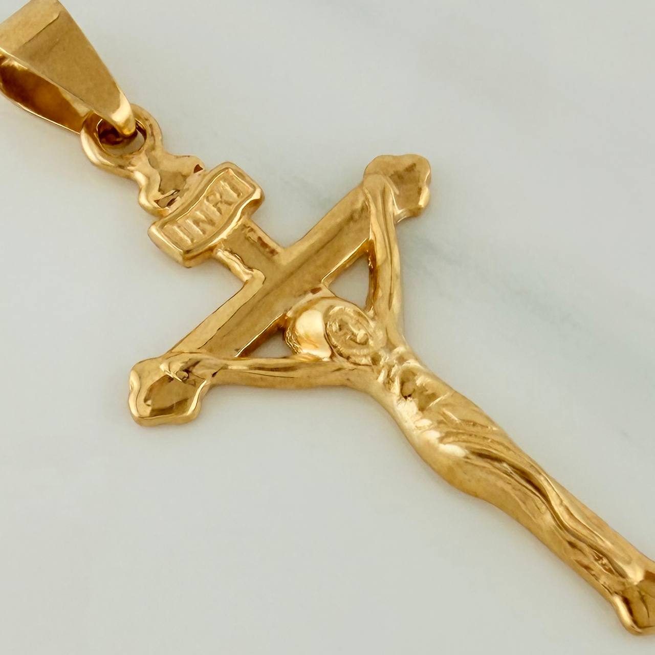 Dije Cruz Cristo 3.45gr / 4.2cm / Oro Amarillo 18K $