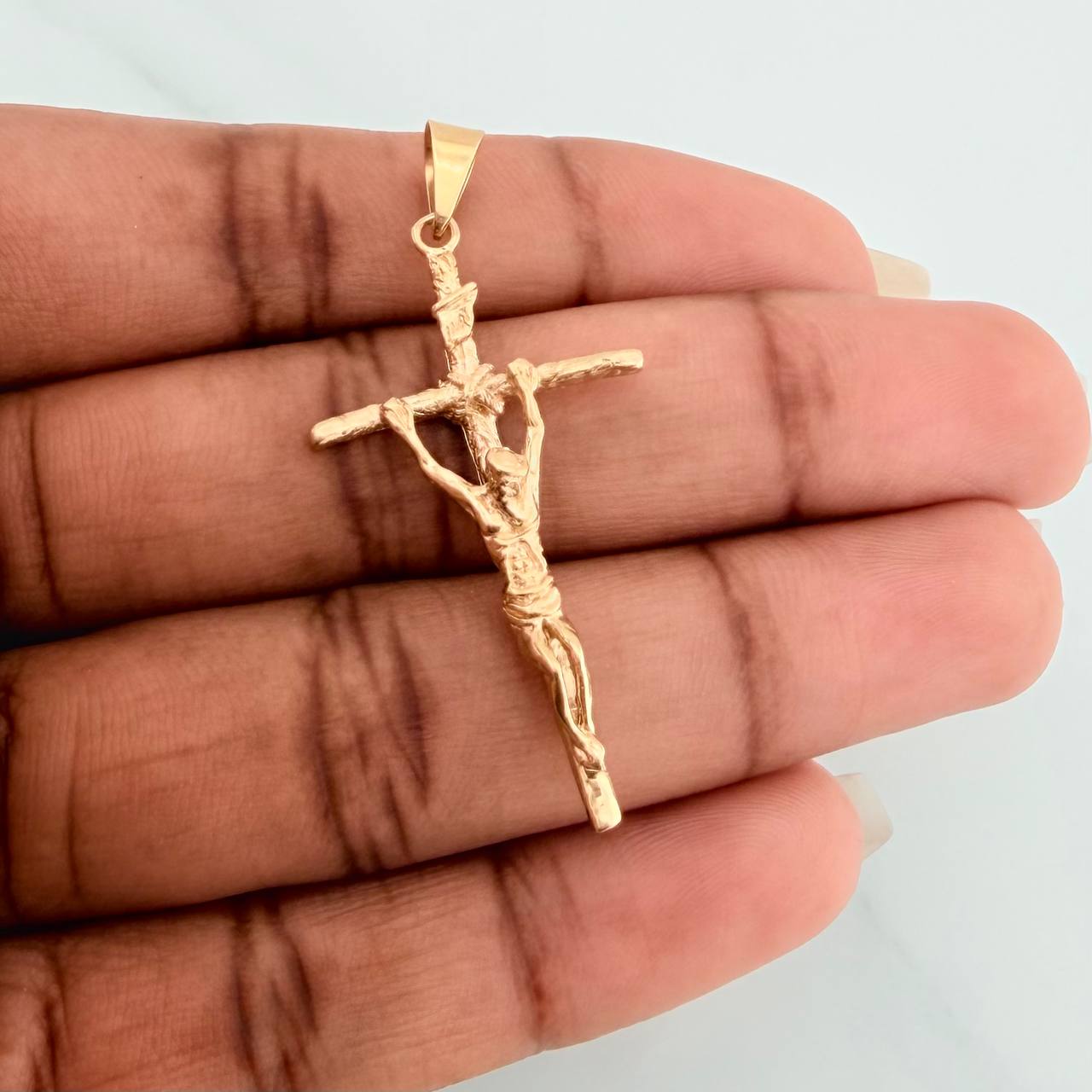 Dije Cruz Cristo 3.4gr / 4.5cm / Oro Amarillo 18K $