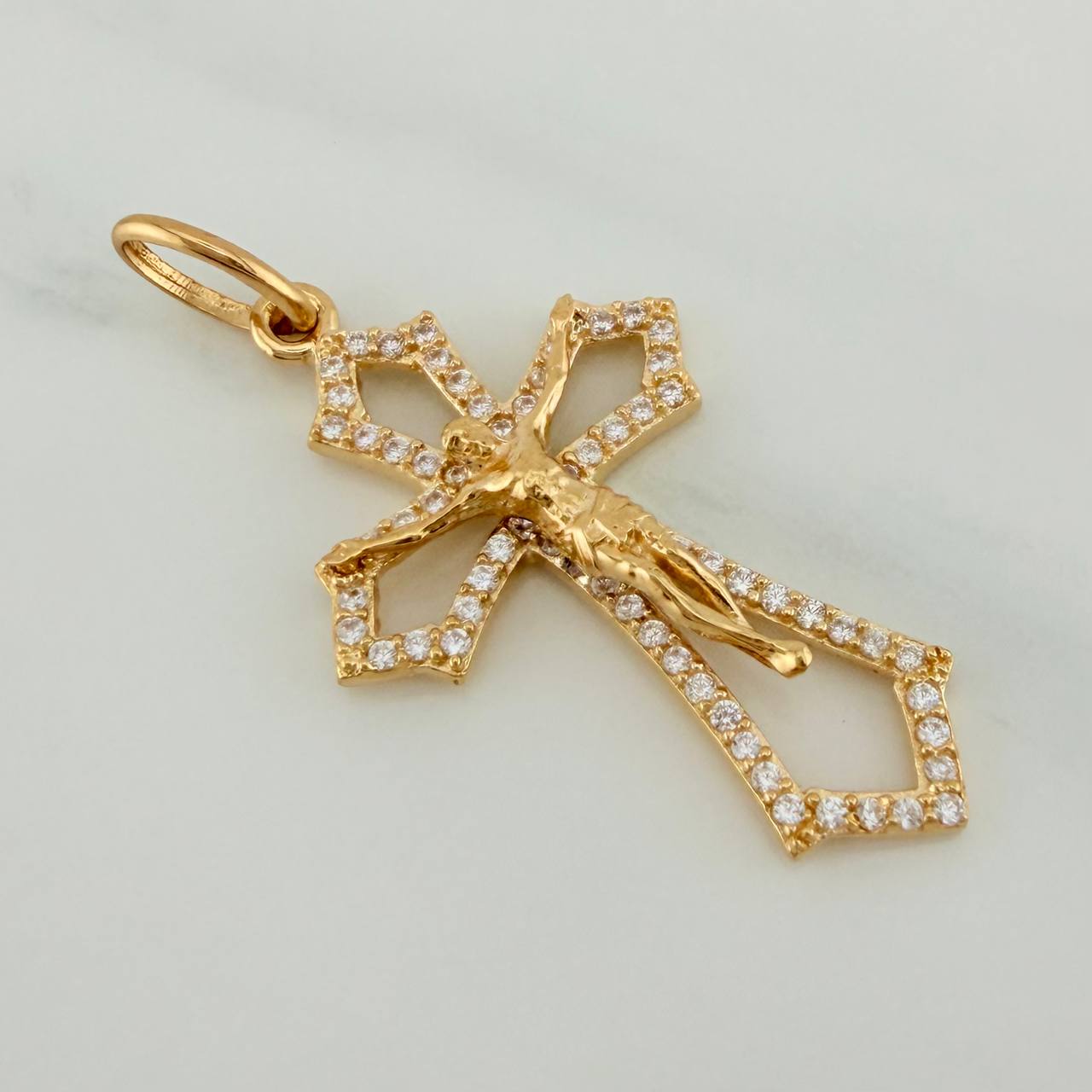 Dije Cruz Cristo Gotica 2.35gr / 3.5cm / Oro Amarillo 18K