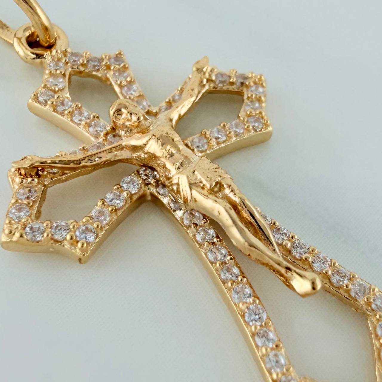 Dije Cruz Cristo Gotica 2.35gr / 3.5cm / Oro Amarillo 18K