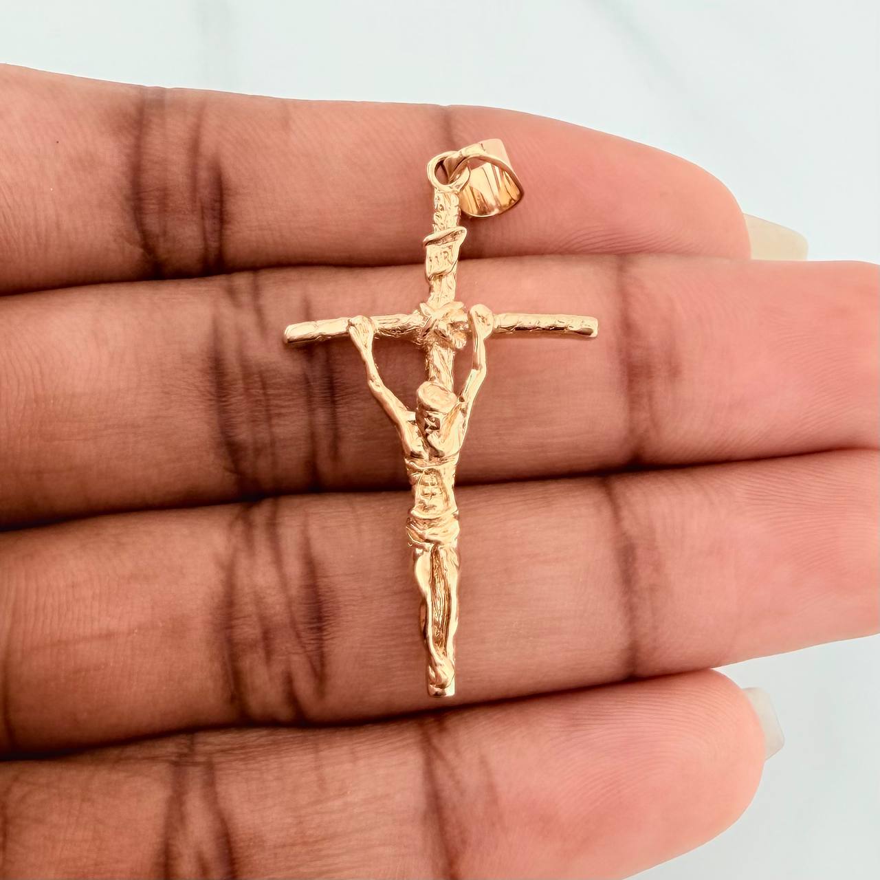 Dije Cruz Cristo 3.65gr / 4.2cm / Oro Amarillo 18K $