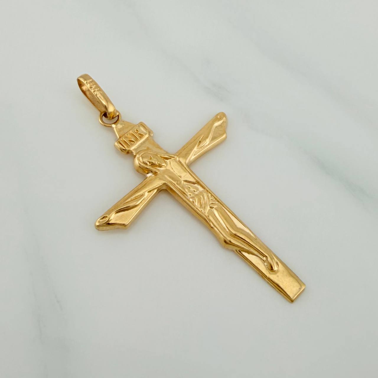 Dije Cruz Cristo 1.4gr / 4.1cm / Oro Amarillo 18K $