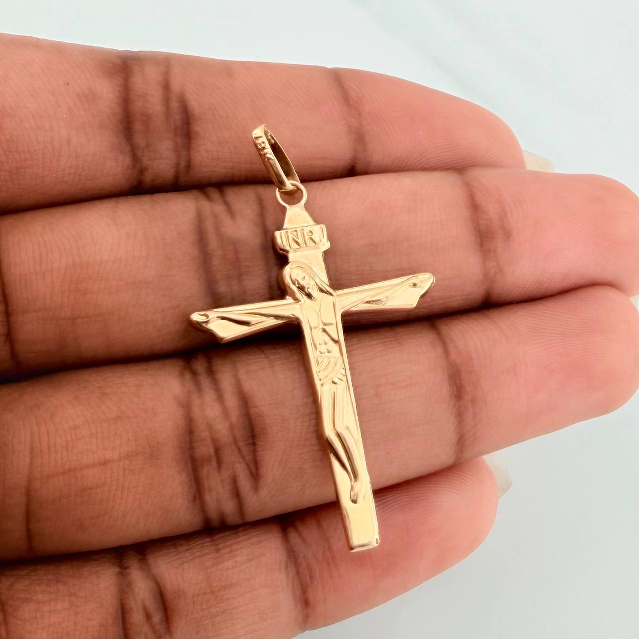 Dije Cruz Cristo 1.4gr / 4.1cm / Oro Amarillo 18K $