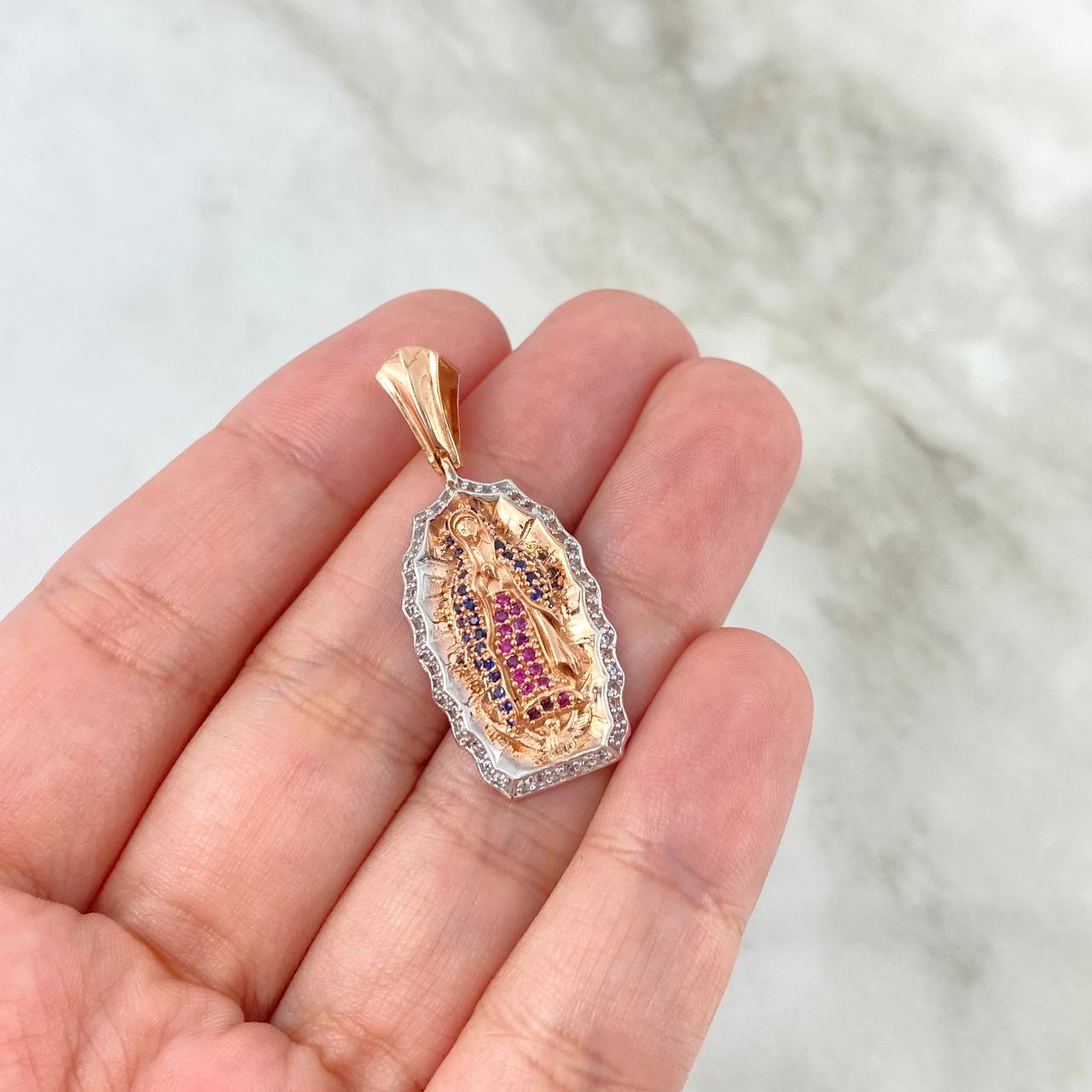 Dije Virgen de Guadalupe 5.05gr / 3.6cm / Silueta Circones Azules Fucsias Dos Oros Blanco Rosa