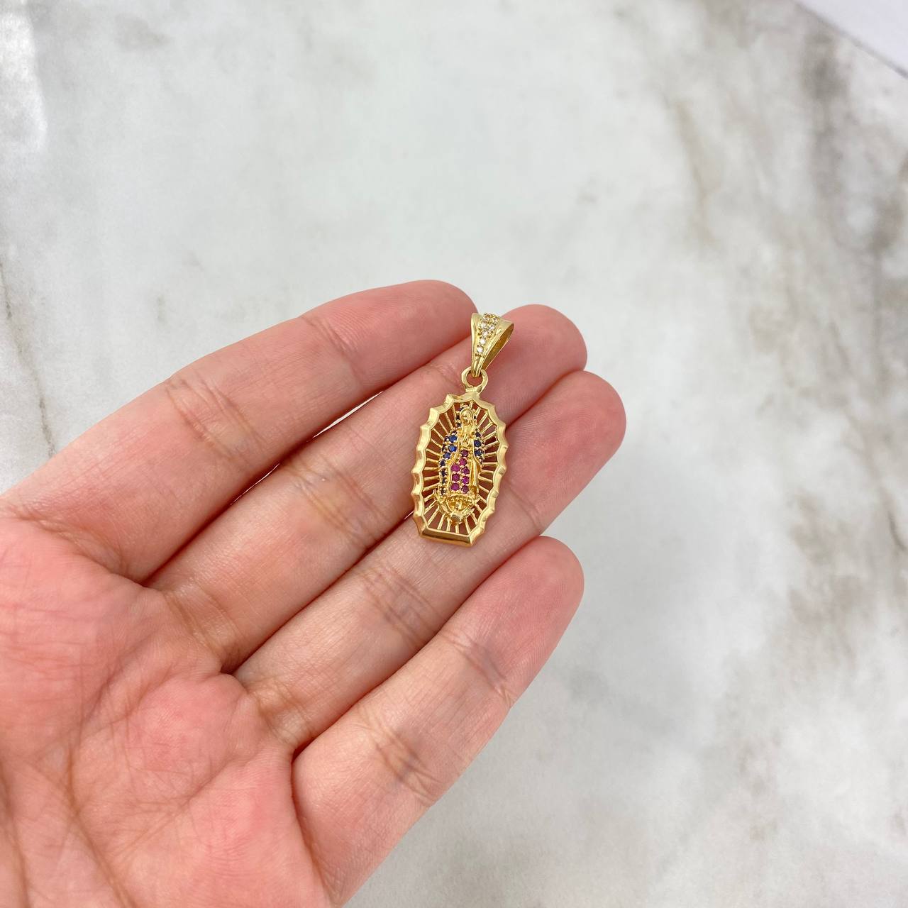 Dije Virgen de Guadalupe 2.9gr / 3cm / Silueta Lisa Circones Azules Fucsias Oro Amarillo *