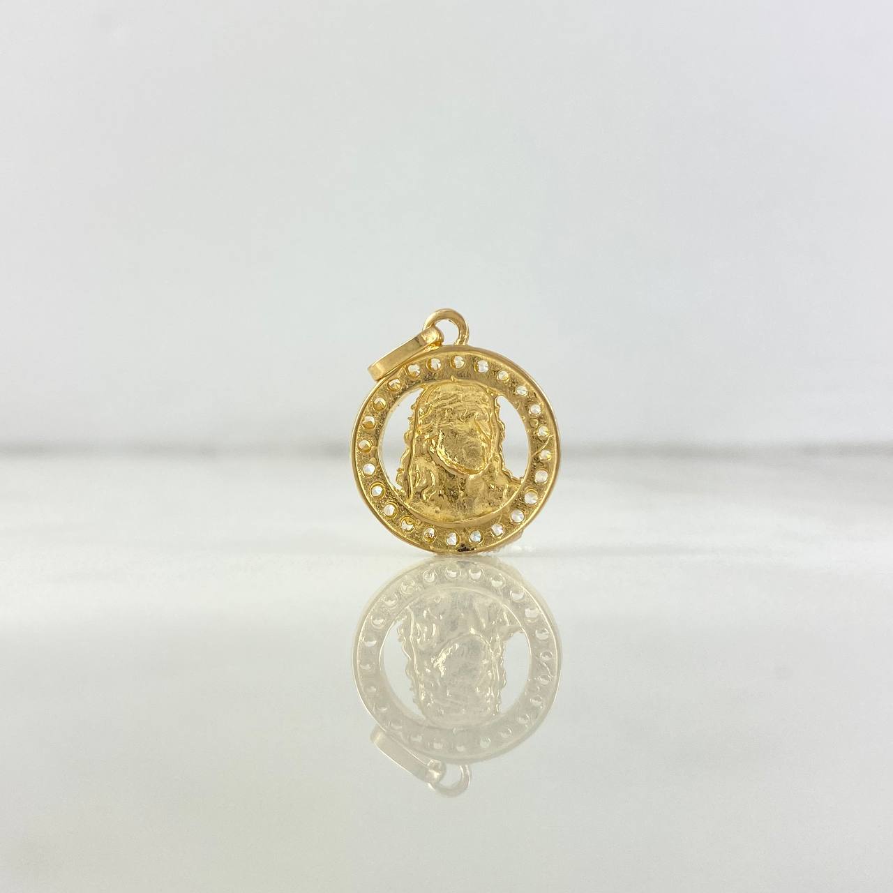 Dije Rostro Jesucristo 2.5gr / 2.2cm / Circulo Circones Blancos Oro Amarillo