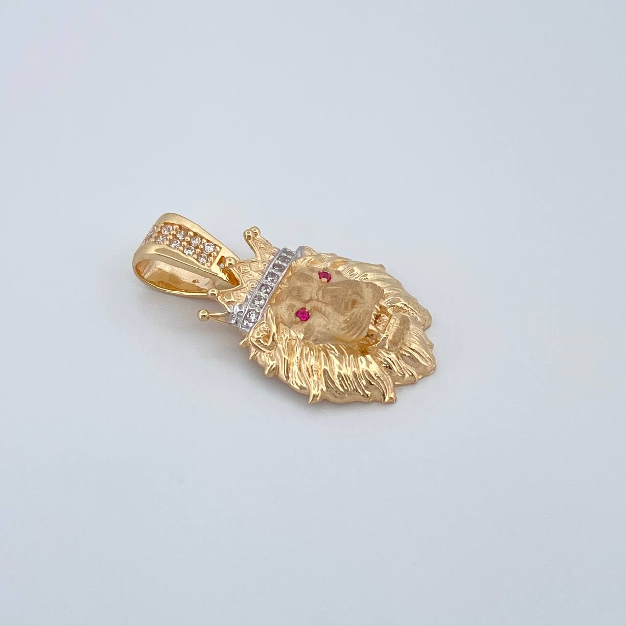 Dije Leon 3.65gr / 2.7cm / Dos Oros Amarillo Blanco 18K %