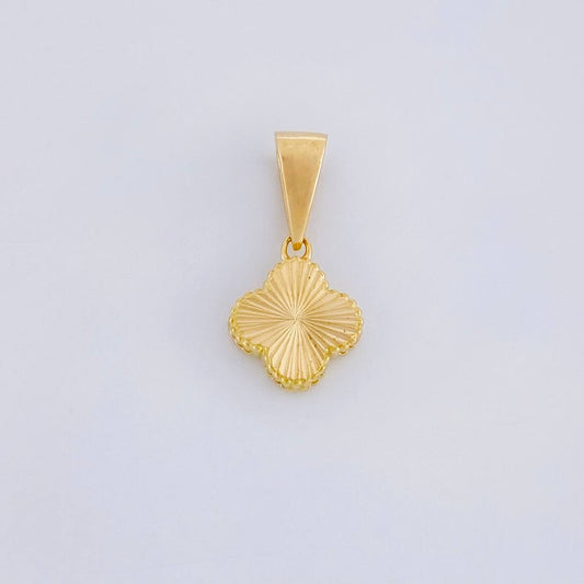 Dije Trébol Diamantado 0.85g / 1.5cm Oro Amarillo 18K