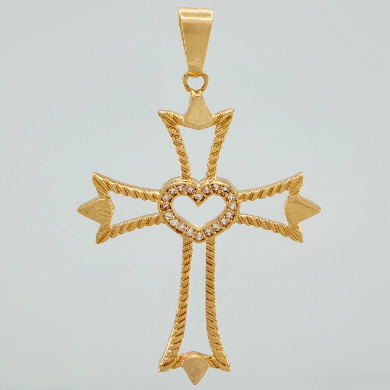Dije Silueta Cruz Corazon 3.4gr / 5cm / Oro Amarillo 18K $