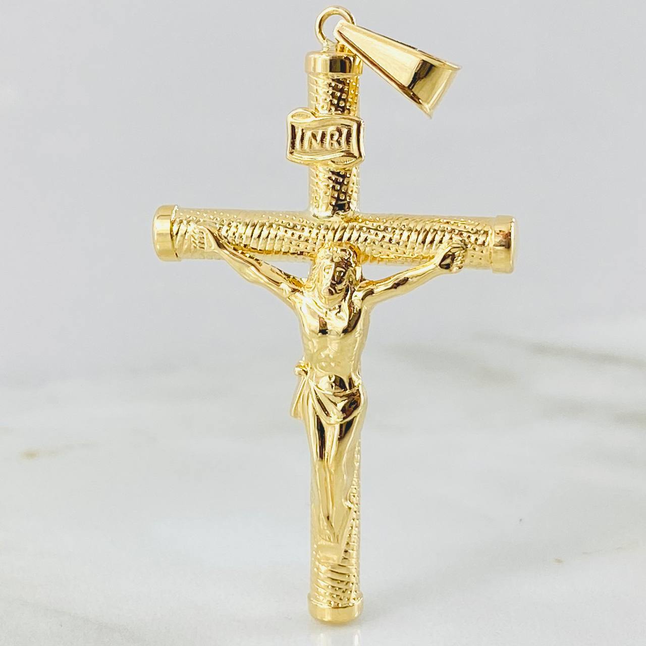 Dije Crúz Cristo  3.1gr / 5.5cm / Oro Amarillo 18K