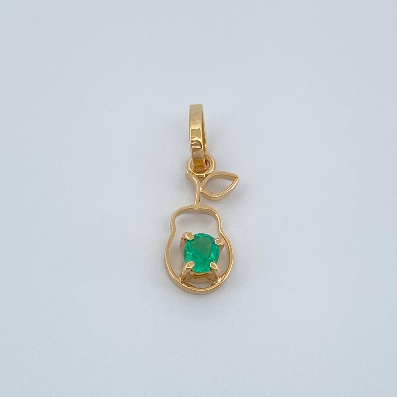 Dije Pera Figura Esmeralda 0.45gr / 1.7cm / Oro Amarillo 18K %