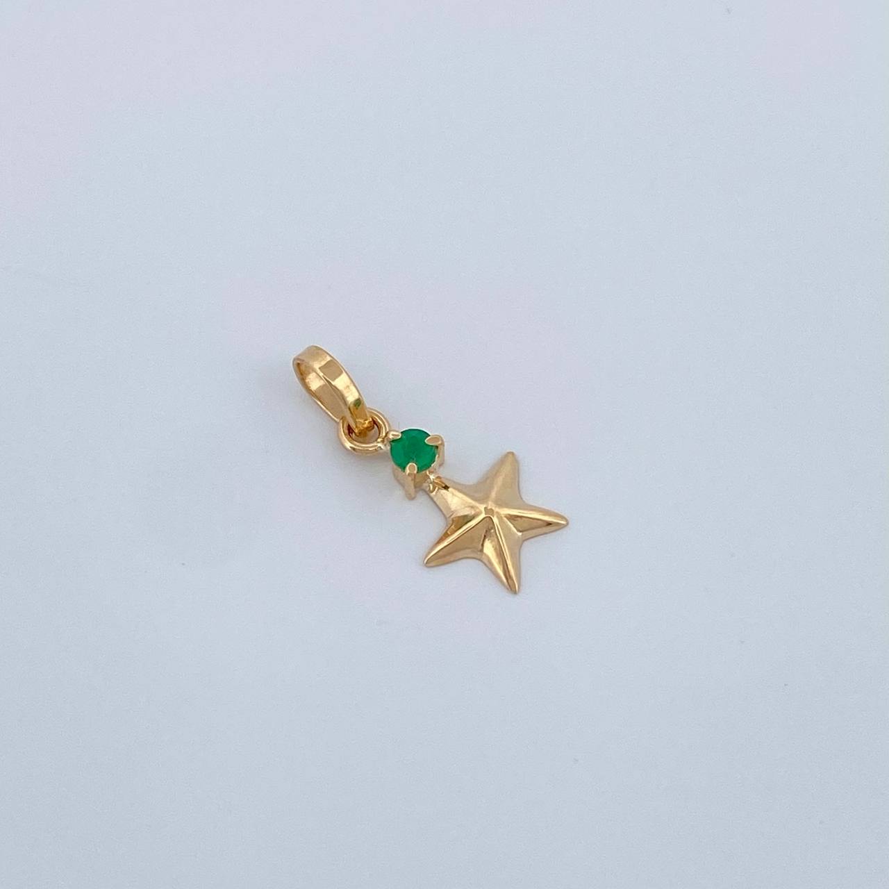 Dije Estrella Esmeralda 0.25gr / 1.4cm / Oro Amarillo 18K %