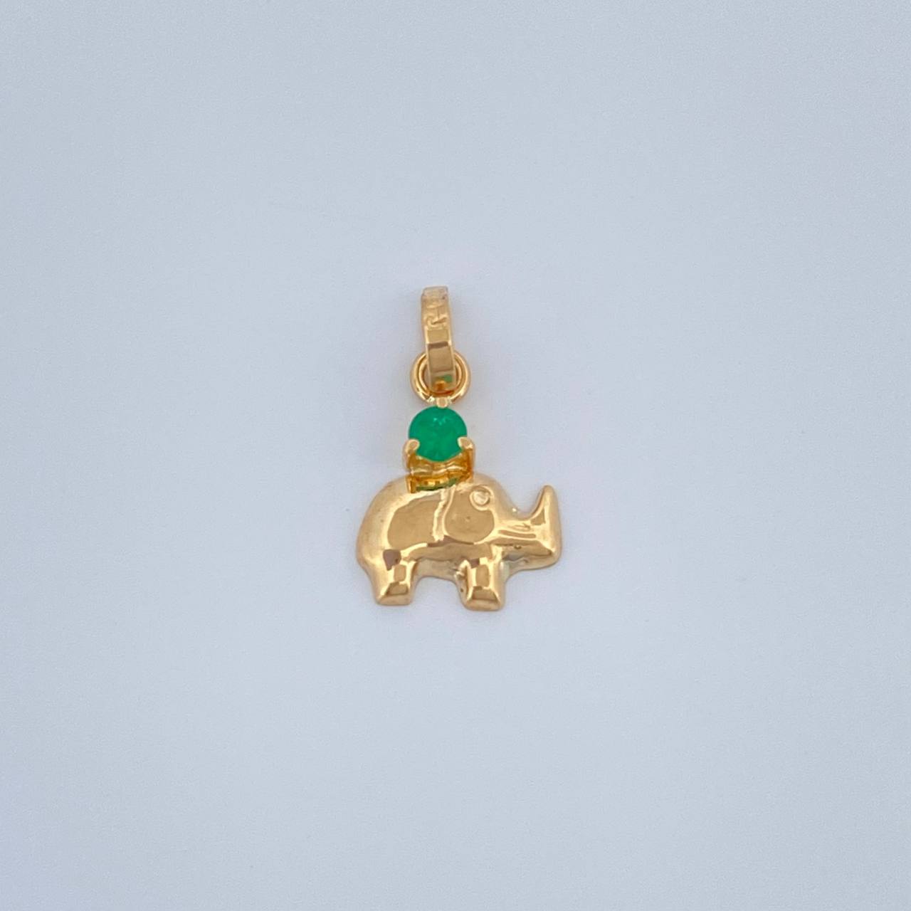 Dije Elefante Esmeralda 0.35gr / 1.4cm / Oro Amarillo 18K %