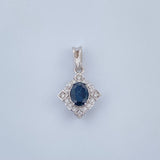 Dije Rombo Zafiro Diamantes 1.55gr / 1.8cm / Oro Blanco 18K %