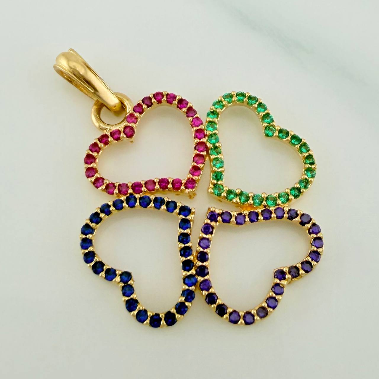 Dije Trebol De Corazones 2.9gr / 3cm / Oro Amarillo 18K $