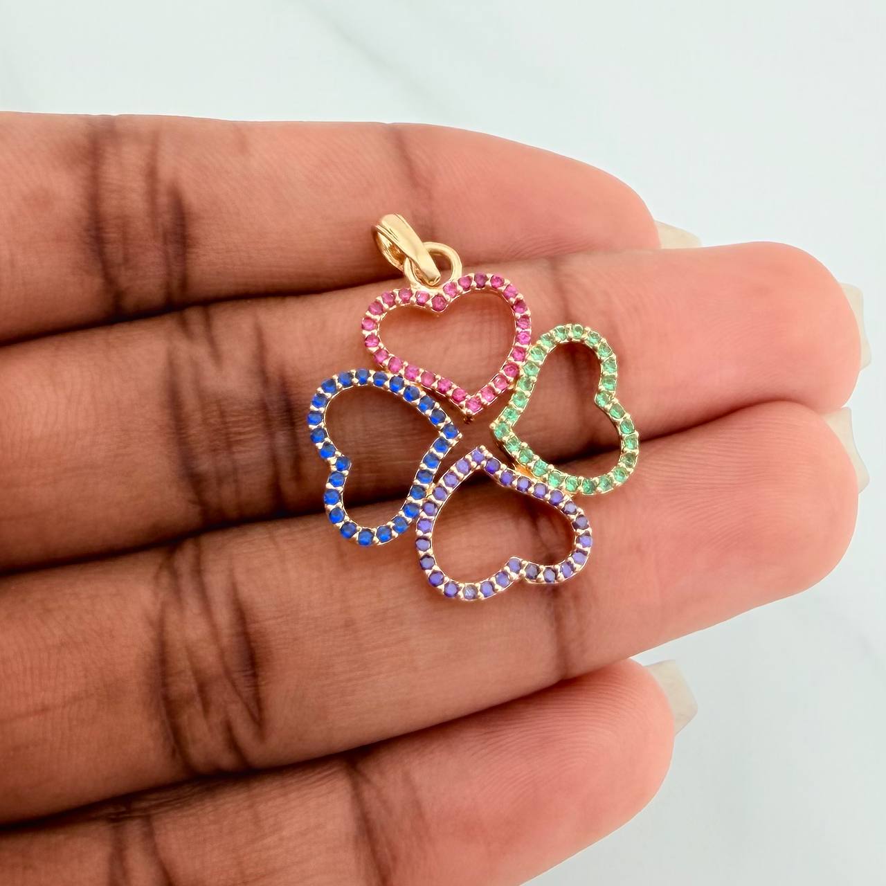 Dije Trebol De Corazones 2.9gr / 3cm / Oro Amarillo 18K $