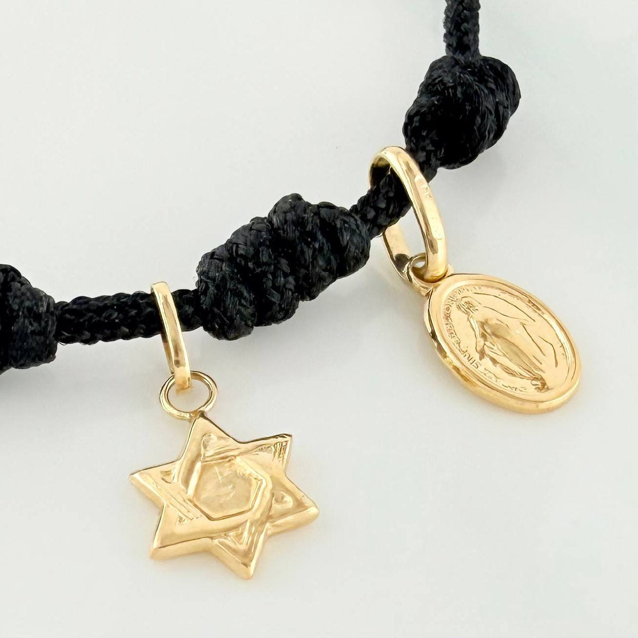 Pulsera Tejida Negra Oro Amarillo 18K
