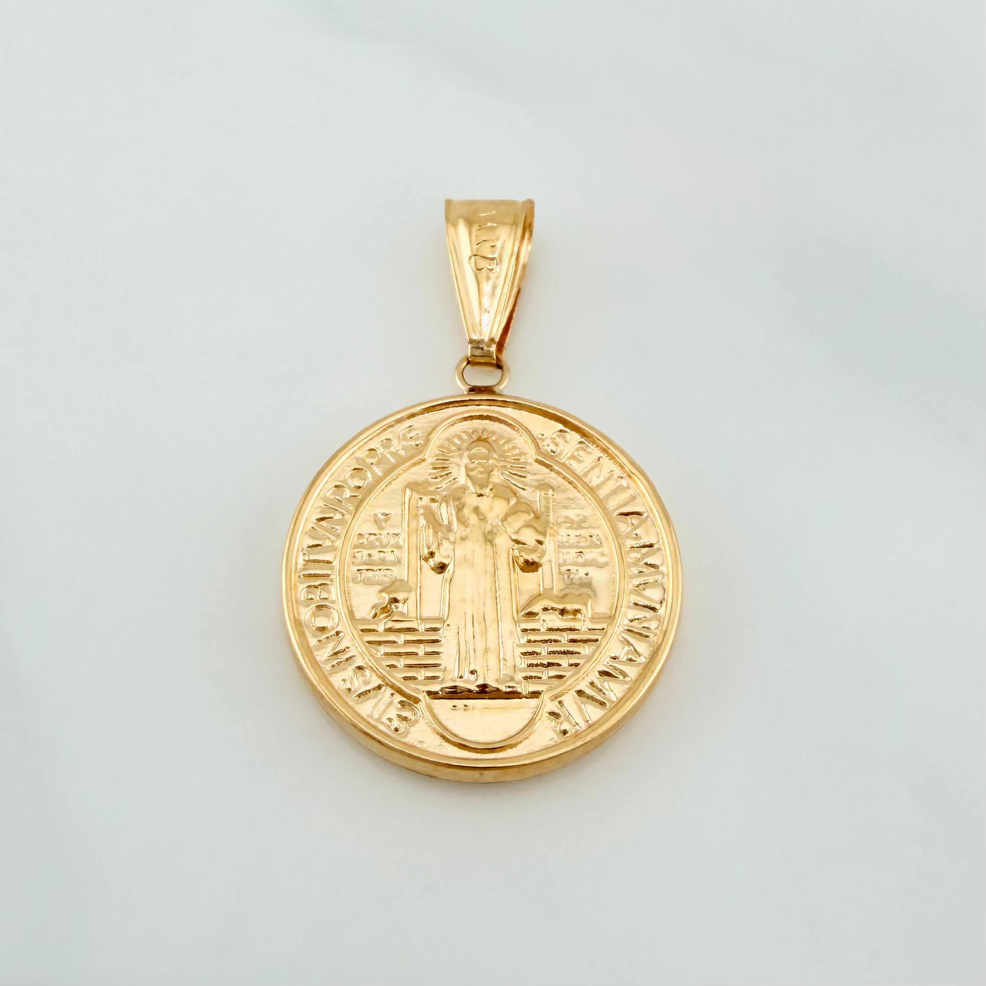 Dije San Benito 2.6 g / 3.2 cm Oro Amarillo 18K