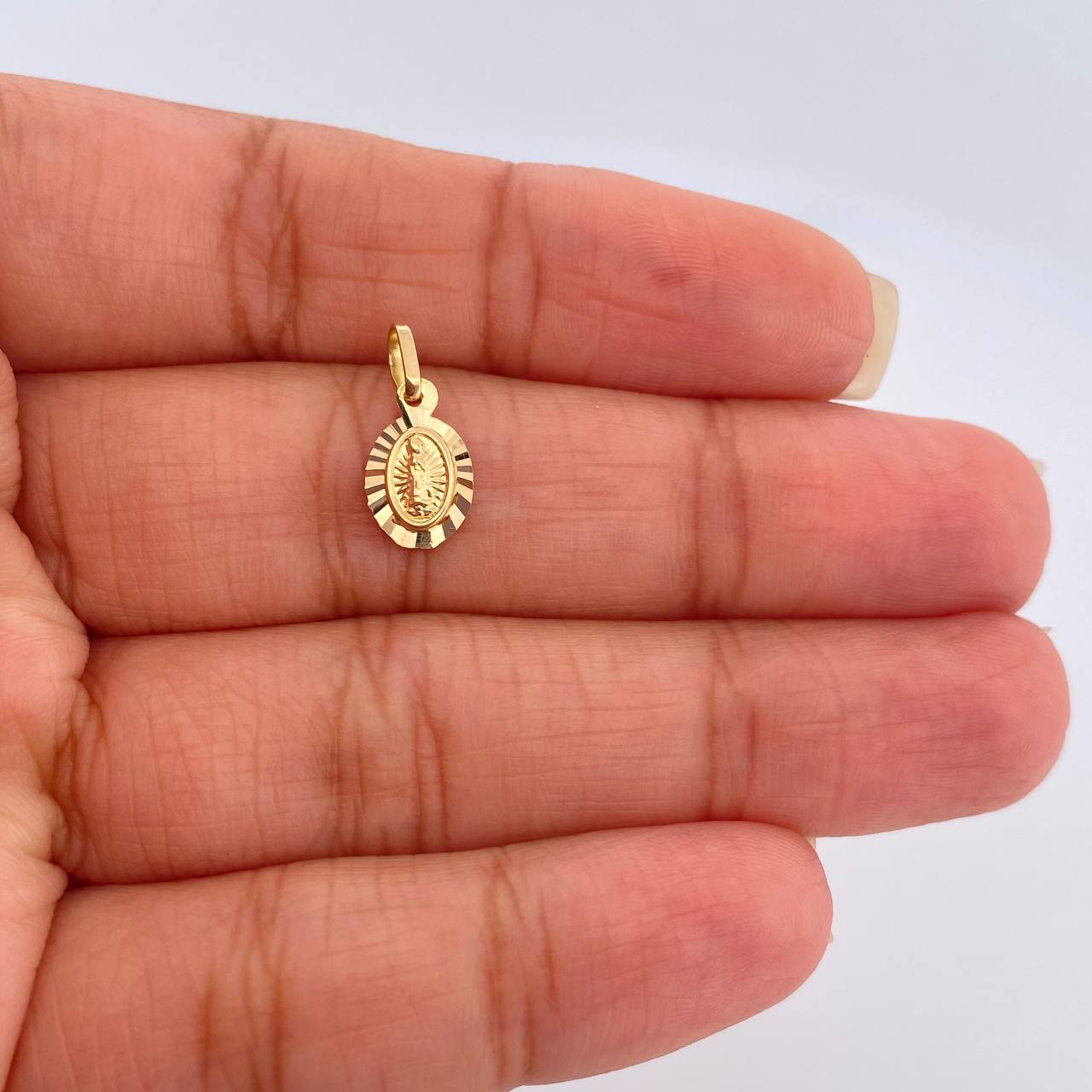 Dije Virgen Guadalupe 0.6gr / 1.5cm / Oro Amarillo 18K %