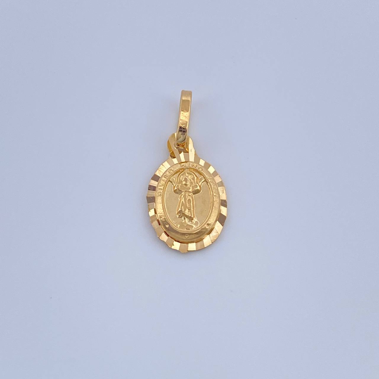 Dije Divino Niño 0.7gr / 1.6cm / Oro Amarillo 18K %