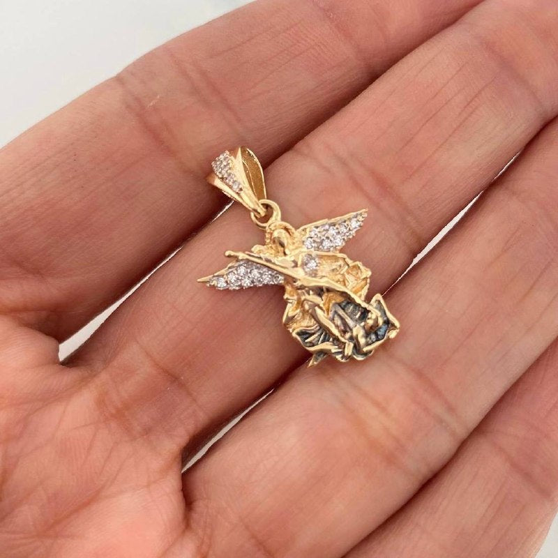 Dije San Miguel Arcangel 3 g / 2.7 cm Tres Oros 18K
