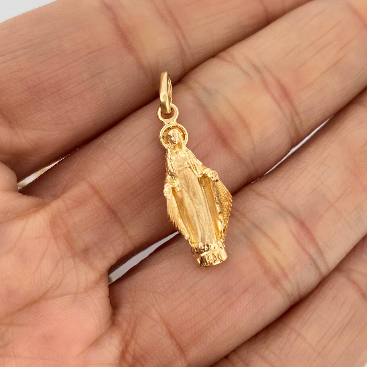 Dije Virgen Milagrosa 2.2gr / 2.8cm / Oro Amarillo 18K %