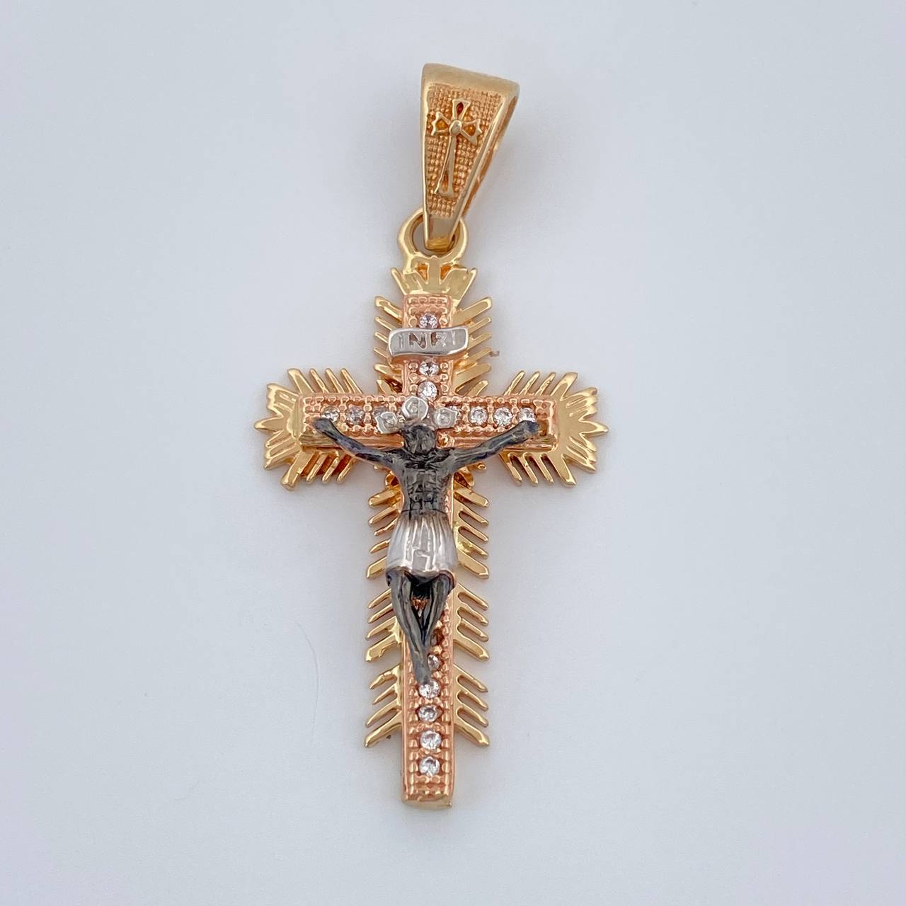 Dije Cruz Cristo Milagroso de Buga 4.15gr / 4cm / Tres Oros 18K %