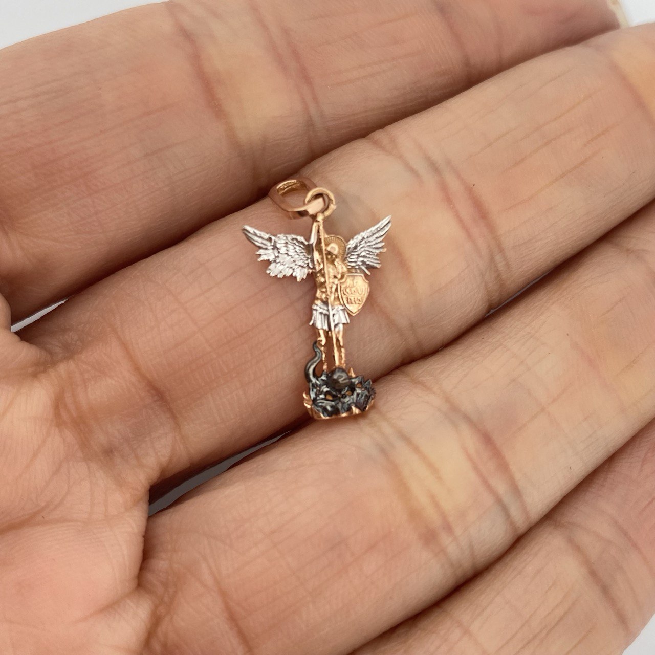 Dije San Miguel Arcangel 1gr / 2.3cm / Tres Oros 18K %