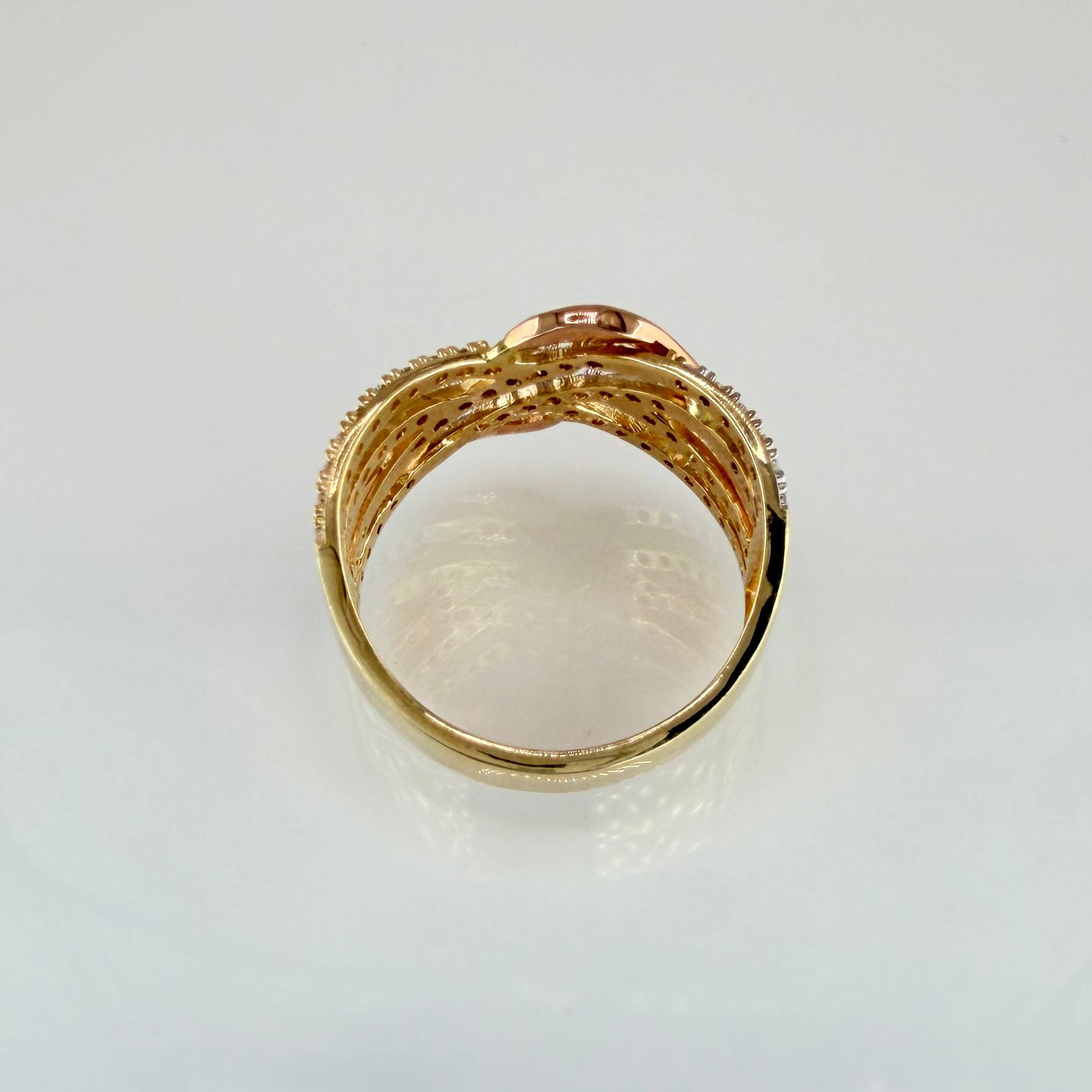 Anillo Lineas Entrelazadas 4.65gr / T7 / Tres Oros 18K ©