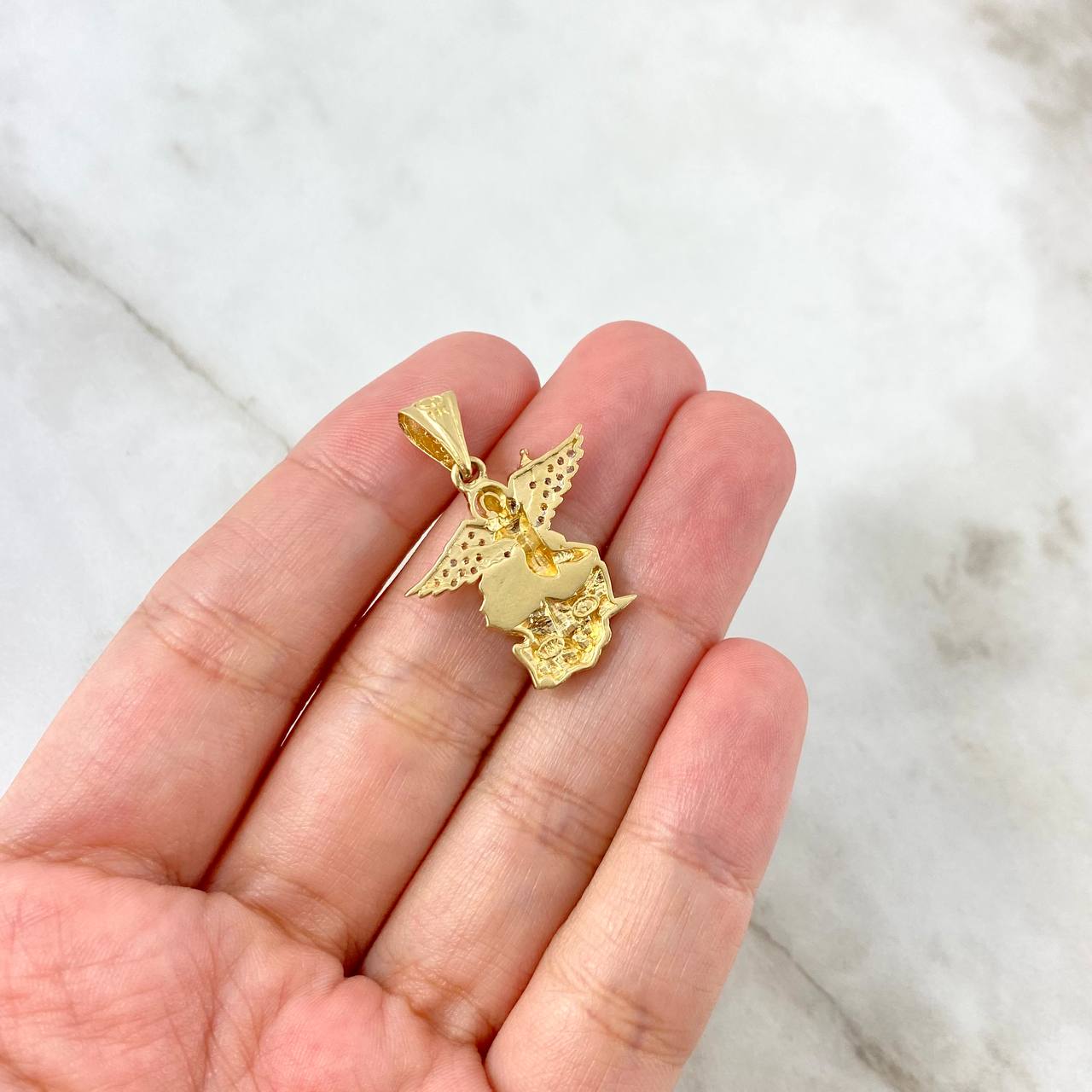 Dije San Miguel Arcángel 4.55gr / 2.8cm / Circones Blancos Dos Oros Amarillo Blanco