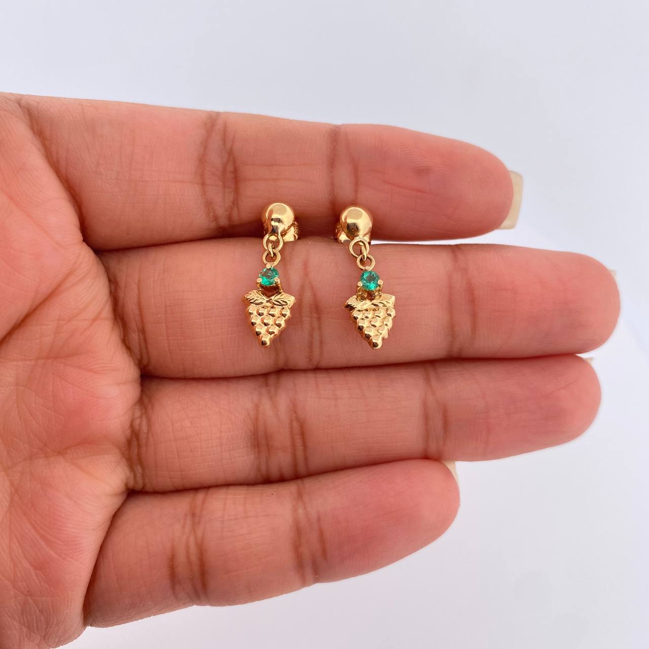 Topos Arete Uva Esmeralda 1.5gr / 2cm / 6.75mm Oro Amarillo 18K %