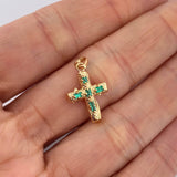 Dije Cruz Tronco Esmeralda 1.25gr / 2.3cm / Oro Amarillo 18K %