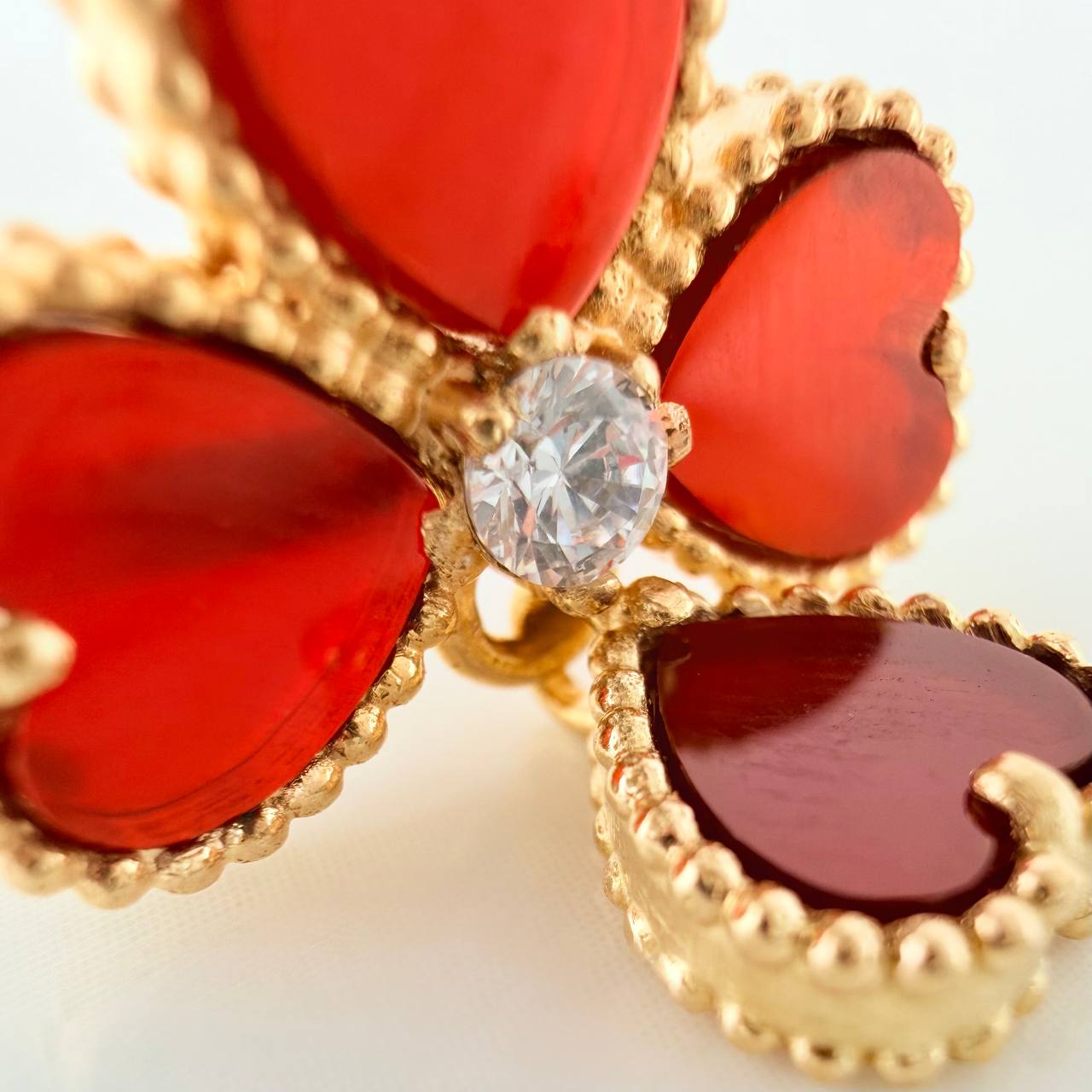 Anillo Trebol Corazones 5.05gr / T6 3/4 / Oro Amarillo 18K $