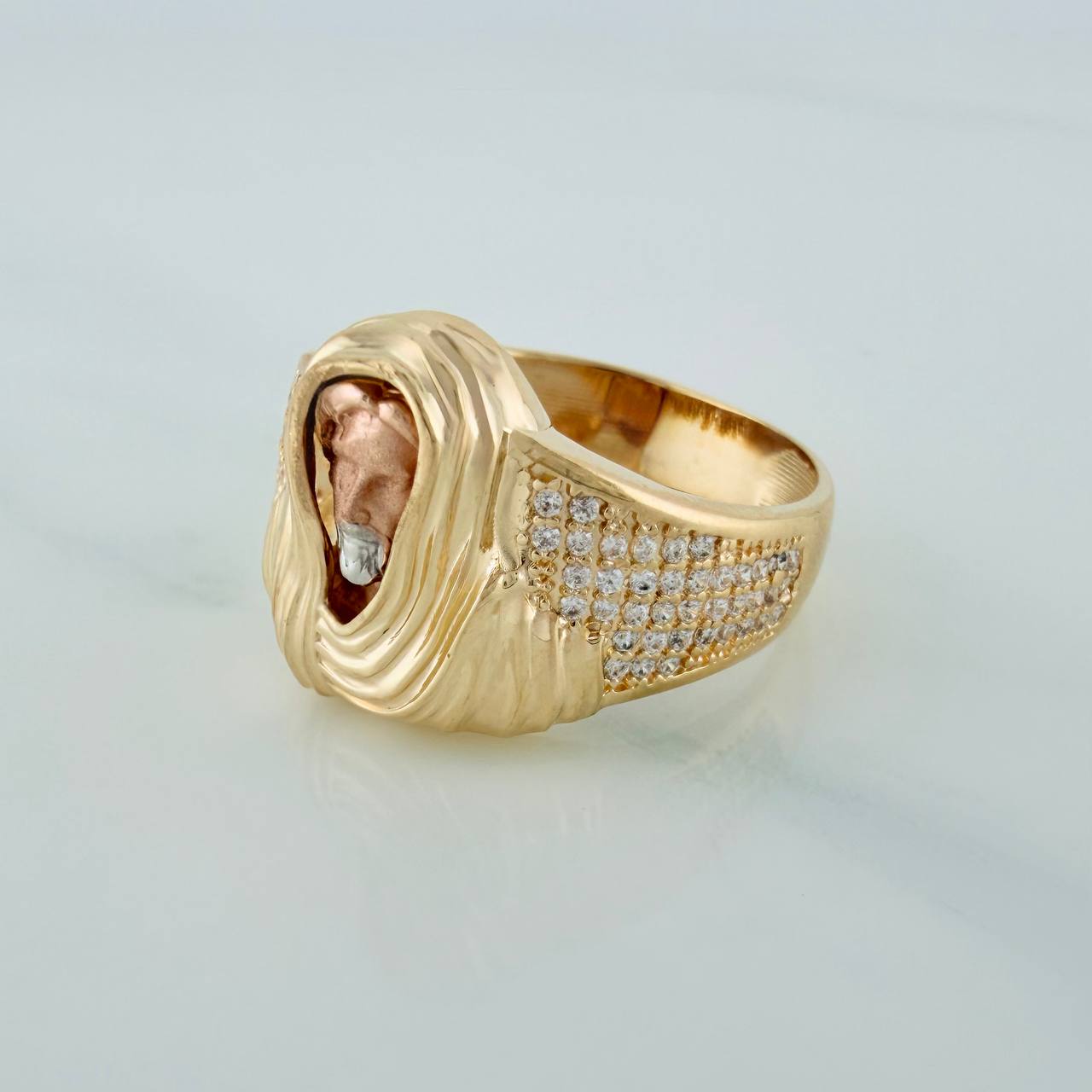 Anillo Rostro Cristo 8.15gr / T10 1/4 / Tres Oros 18K