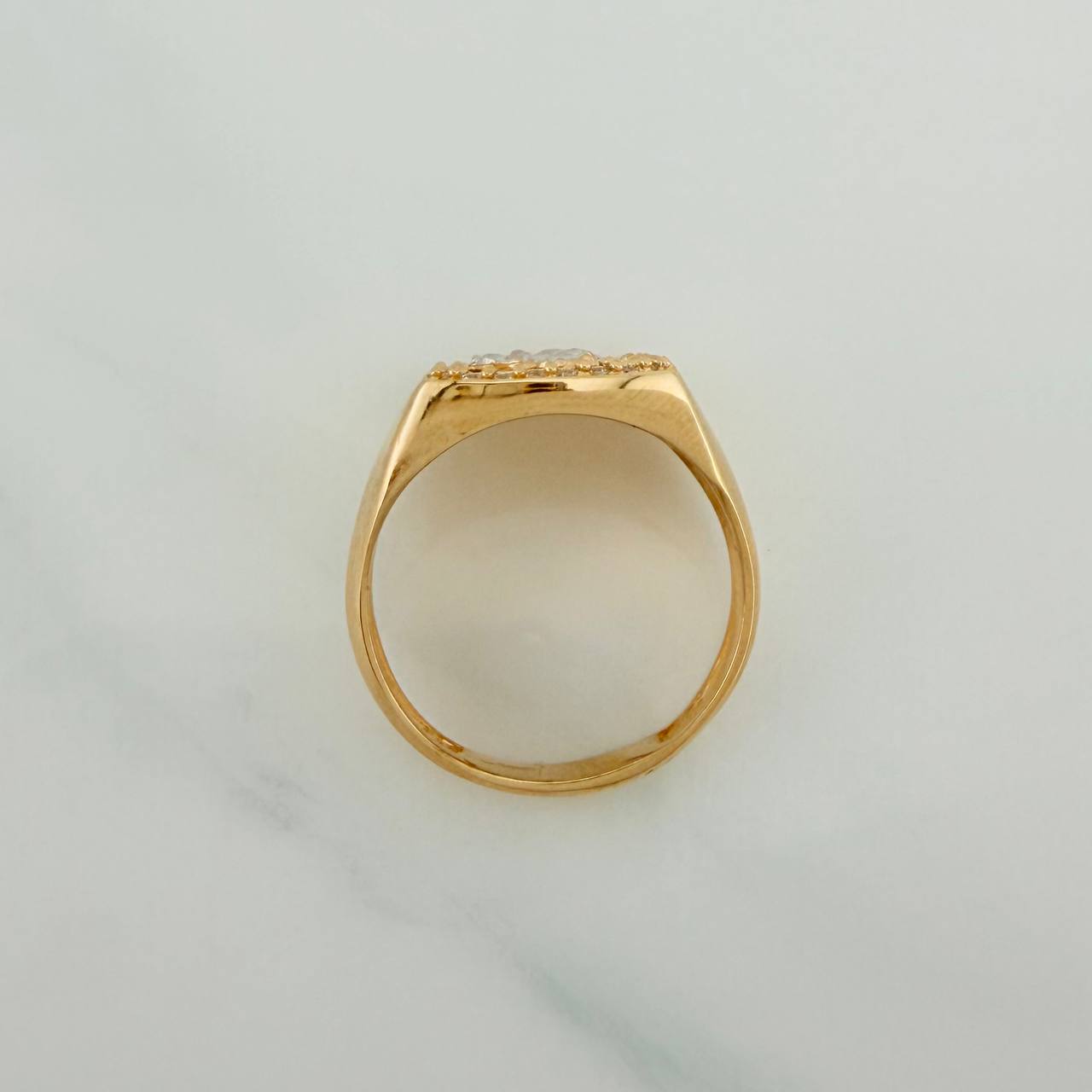 Anillo Sello Caballo 8.7gr / T9 / Dos Oros Amarillo Blanco 18K