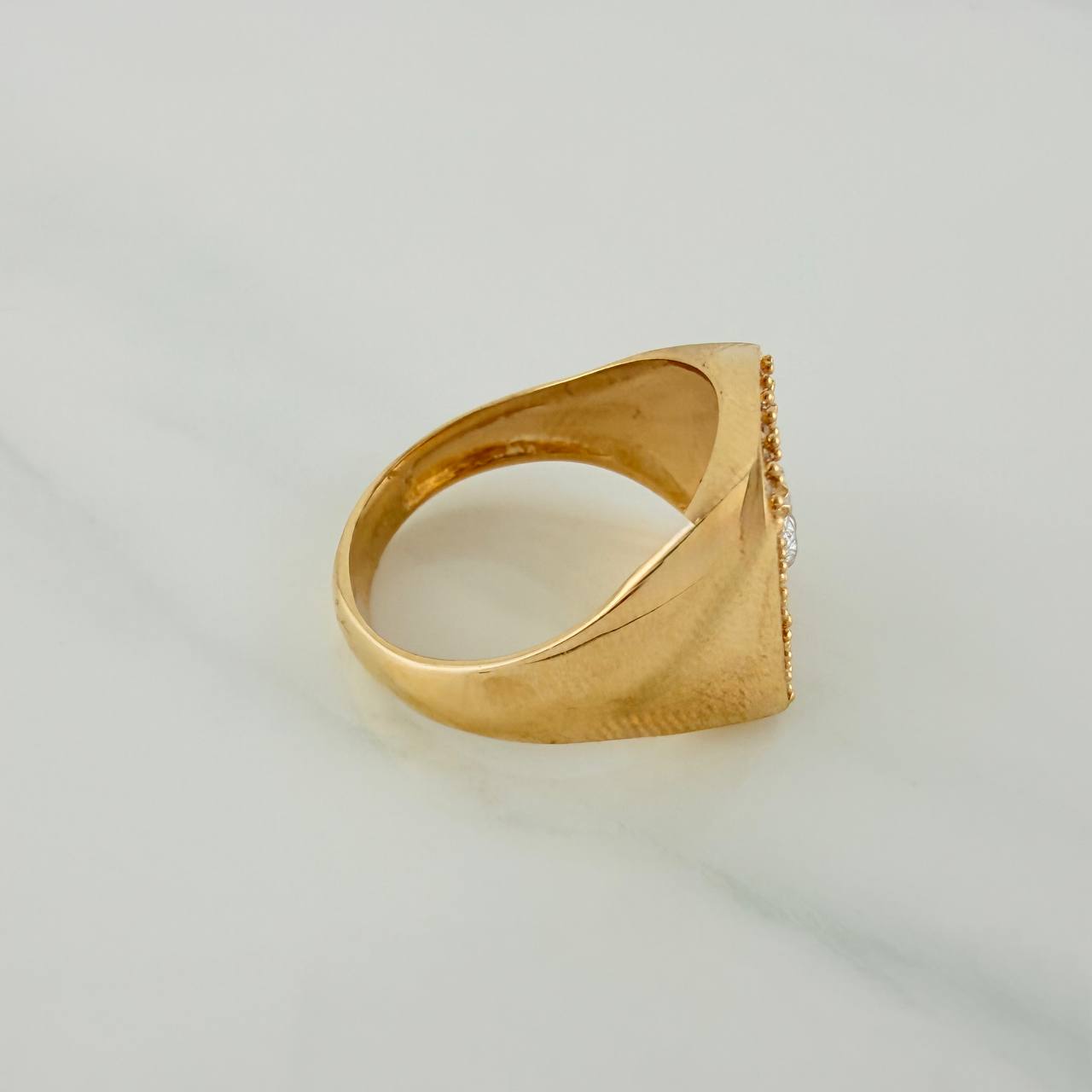 Anillo Sello Caballo 8.7gr / T9 / Dos Oros Amarillo Blanco 18K